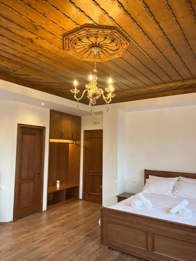 Hotel With Castle View Gjirokastra Kültér fotó